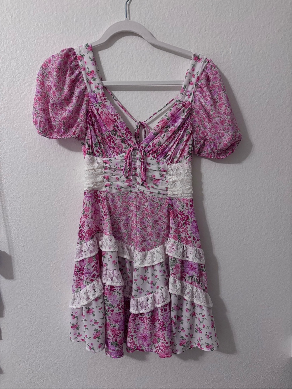 Alter’d State Floral Pink Tiered Puff-Sleeve Dress